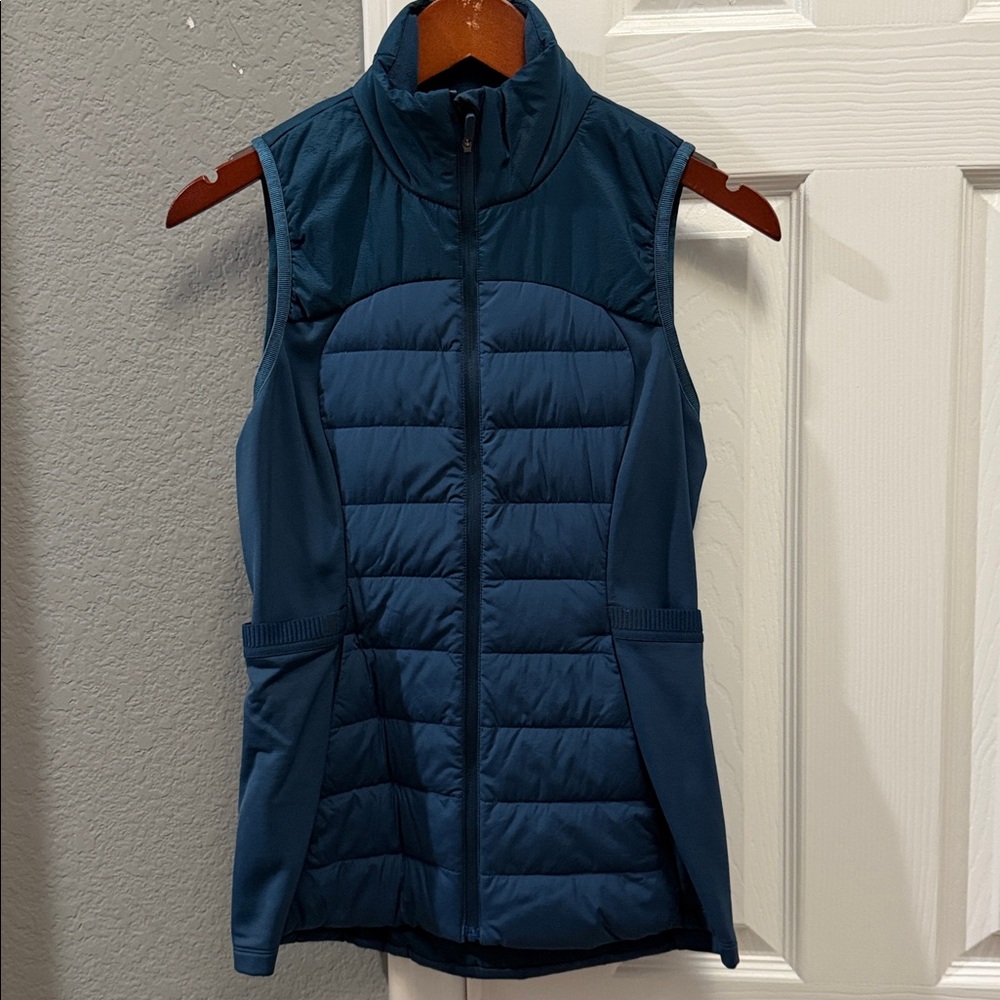Lululemon Down for it vest teal size 4 - Picture 2 of 4